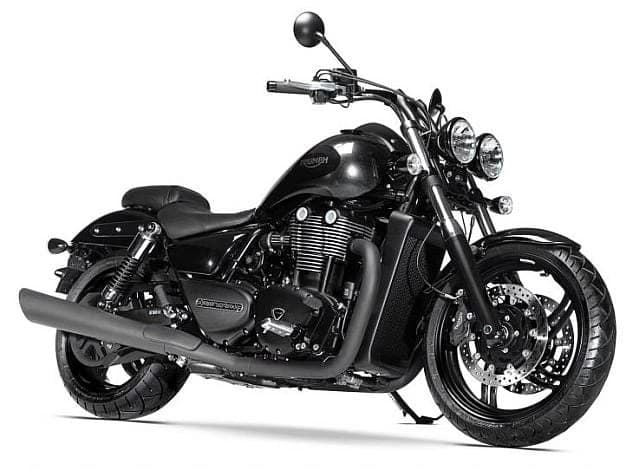 Anul acesta, cei de la Triumph au lansat noi versiuni ale modelului Tiger 800 si cateva editii speciale si limitate precum Rocket X, Thunderbird Nightstorm prezentate la EICMA Milano si Street Triple X si cele trei ve...