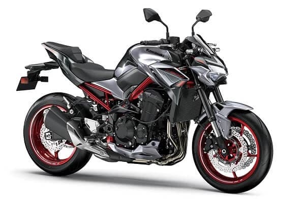 Supernaked-ul Kawasaki Z900 este pregatit sa infrunte concurenta pe segmentul foarte popular din care face parte. Modelele Z900, Z900 70 kW si Z900 SE accelereaza in forta pentru a instaura dominatia familiei Z si in ...