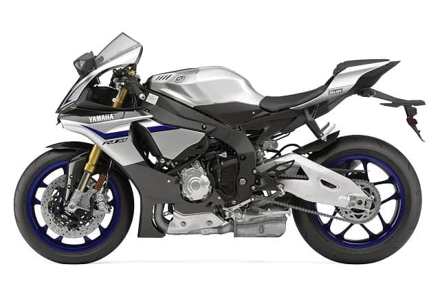 Inainte de a lansa modelele 2015 R1 si R1M, Yamaha a inregistrat alaturi de acestea si un al treilea model, pe numele sau intreg YZF-R1S.
Toate bune si frumoase, R1 a fost lansat, a fost lansat si R1M, care se vede ...