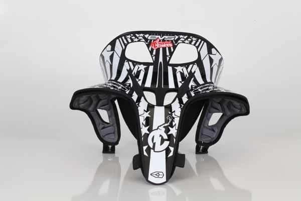Race Collar a pus pe piata un nou model de protectie pentru gat, EVS RC Evolution care ofera siguranta maxima riderilor. In afara de protectia pentru gat, mai puteti opta si pentru o armura / platosa. Sistemul de prot...