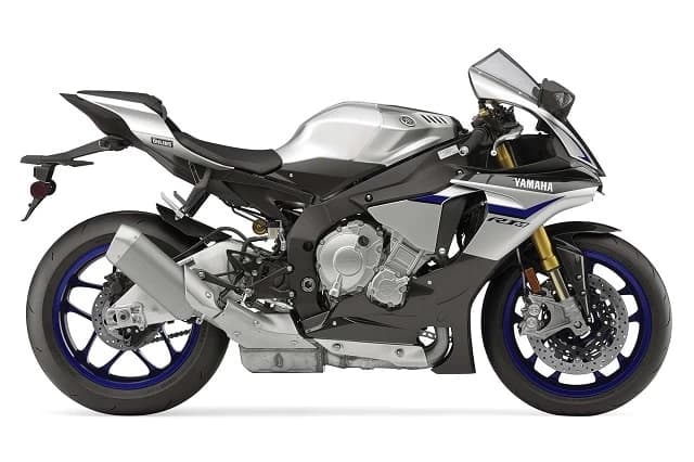 Inca din primavara scriam despre faptul ca Yamaha a inregistrat, inainte de lansarea modelelor 2015 R1 si R1M, un al treilea model, 2015 YZF-R1S, care era si este de negasit. Lucrurile erau putin neclare pe atunci si ...