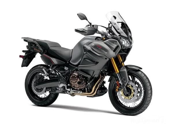 Yamaha Super Tenere ES este construita pentru cei care au nevoie de un partener de aventura. Motocicleta este construita in jurul unui motor de 1199cc, racit cu lichid, in 4 timpi, cu 2 cilindri, DOHC care transfera p...