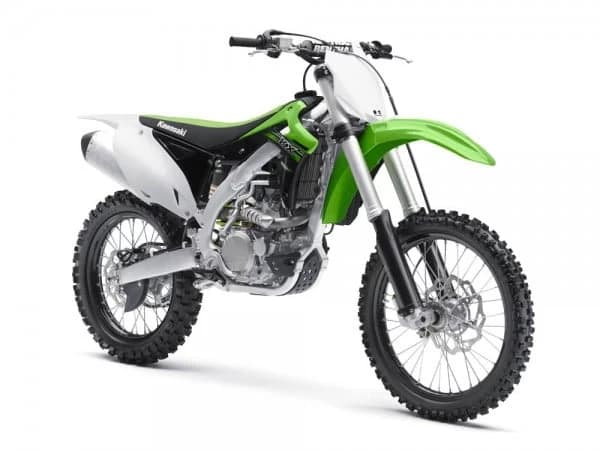 Pentru 2015,unul din noile modele de motociclete Kawasaki este KX450F.
Acest dirtbike ine cu upgrade-uri noi in ceea ce priveste sasiul,suspensia si sistemul de franare care maximizeaza performanta pentru o...
