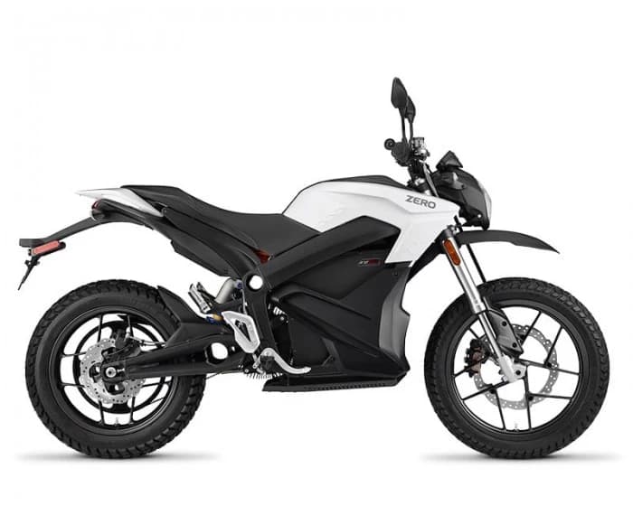 Zero DS este, fara indoiala, una dintre cele mai practice motociclete electrice din clasa sa. Aceasta imbina tehnologii de ultima ora cu caracteristici de agilitate, flexibilitate si confort, oferind o solutie ideala ...