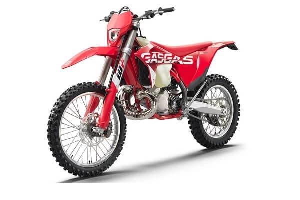 Gama de motociclete enduro Gasgas ofera performanta dovedita. Pentru sezonul 2022, producatorul spaniol a dezvaluit modelele in 2 timpi, EC 250 si EC 300, care dispun de tehnologie adusa la rang de arta. Din...